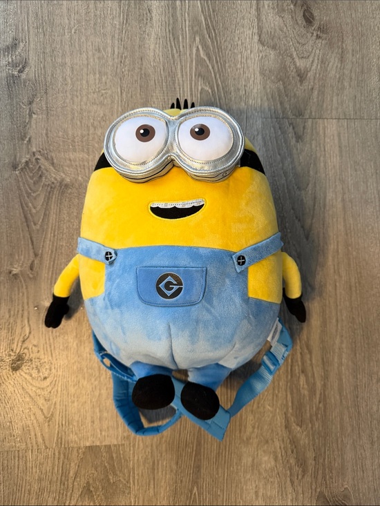 Universal Studio Other - Plush minion Character Kids Backpack in Yellow and Blue